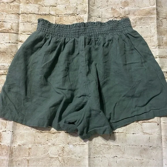 Universal Thread Green Linen Blend Stretch Waist Pull On Shorts - Picture 3 of 5